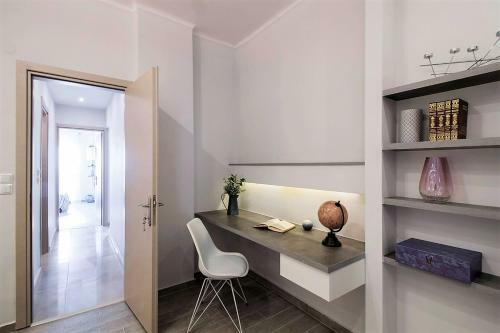 Metro Apartment