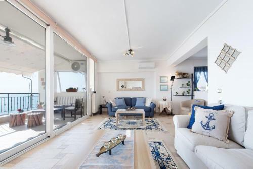 Apartment With Marina View