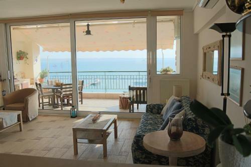 Apartment With Marina View