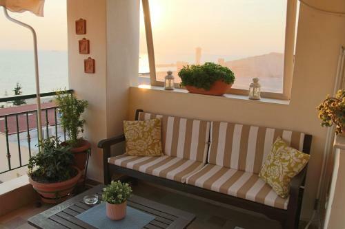 Apartment With Marina View
