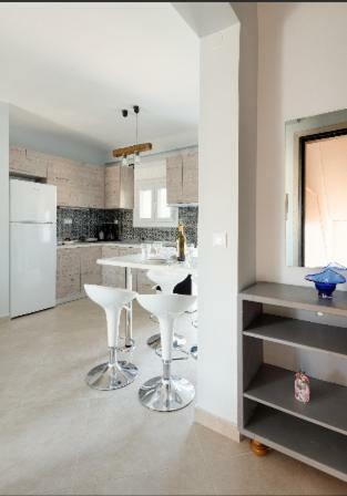 Bright Spacious Two-bedroom Apartment