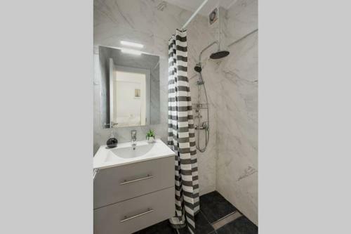 Apartamento Spacious Stylish Studio Up To 4ppl Close To Centre