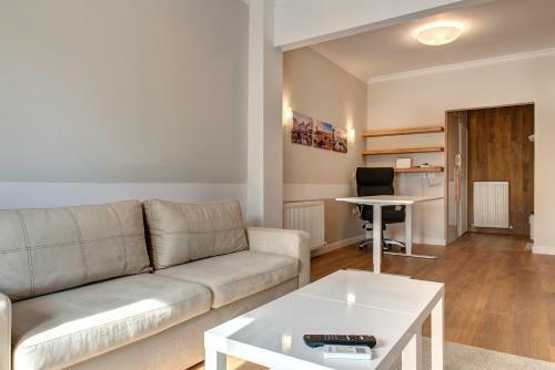 Apartamento Modern Style Home Near The Train Station