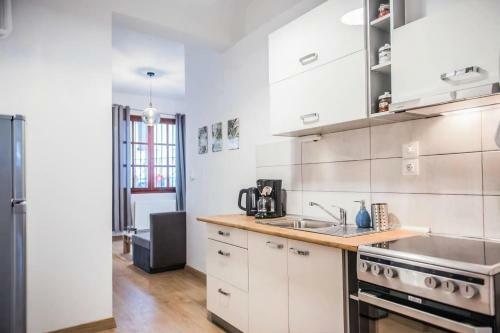 Apartamento Blue Geranium With Private Backyard