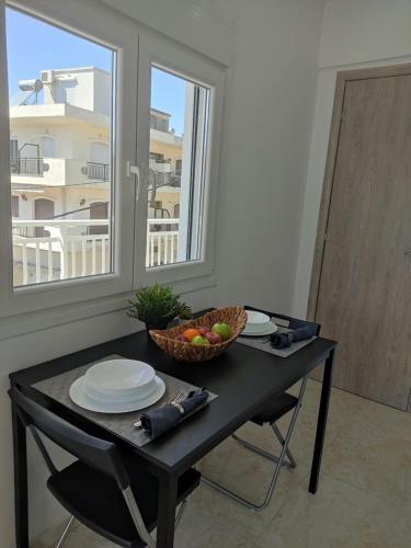 El Mar Apartments