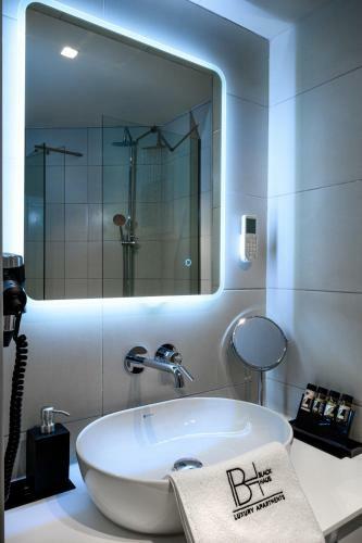 Blackhaus Apartments