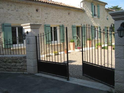 Hostal La Dor�pontaise