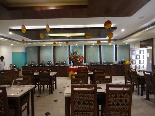 Hotel Ragavendra Residency