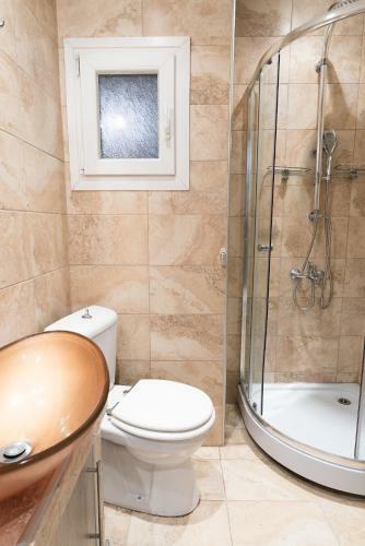 Laussani, Cozy & Quiet, 2 Bedroom Apartm.+ Balcony