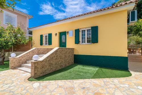 Avrochares Villa