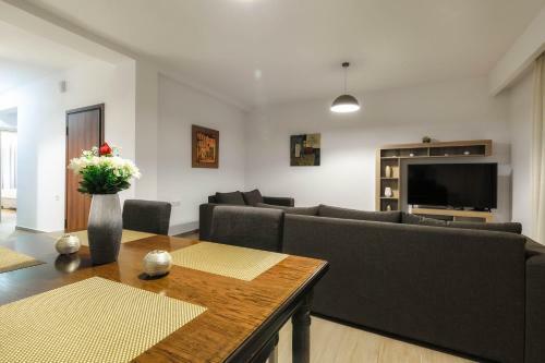 Oresteia Downtown Apartment