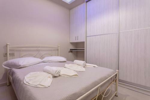 Evia's Apartment - New Apartment In Town!