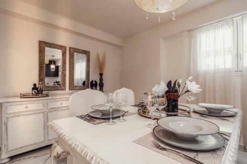 Maison Downtown Luxury Apartments!