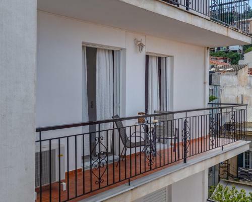 Lambros Seafront Apartments
