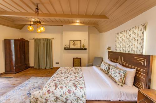 Hotel Seclude Shimla, Taraview