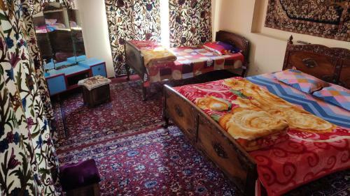 Hostal Shaheen Guest House