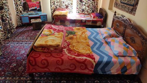 Hostal Shaheen Guest House