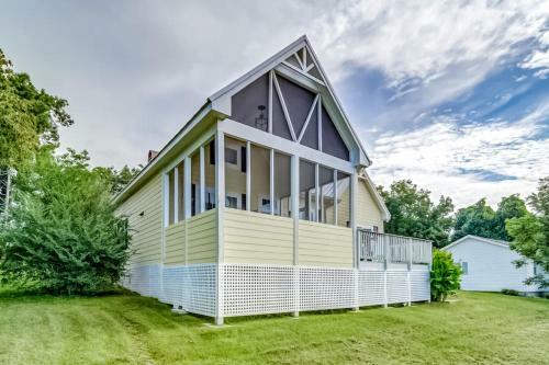 Holbert House
