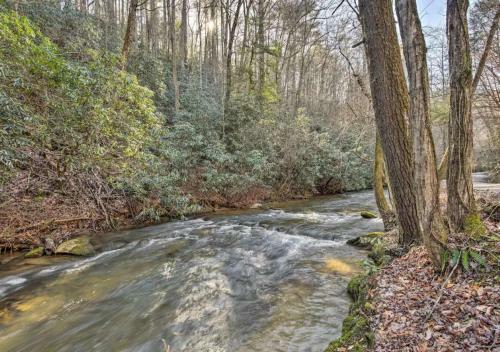 Amazing Creek View Cabin W/ Hot Tub, Firepit & Pool Table