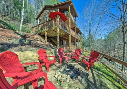 Amazing Creek View Cabin W/ Hot Tub, Firepit & Pool Table