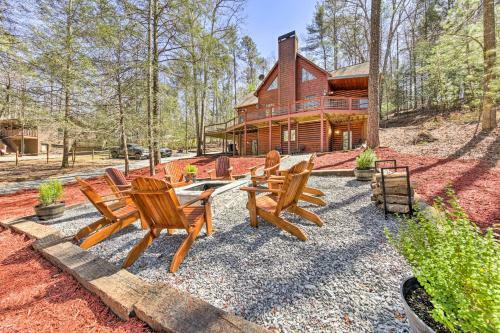 Riverfront Getaway With Deck, Fire Pit, Games!