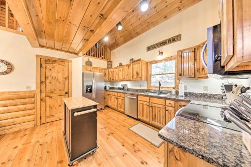 Riverfront Getaway With Deck, Fire Pit, Games!