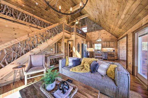 Stunning Escape With Loft, Hot Tub And Mtn Views!