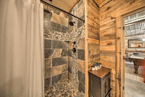 Stunning Escape With Loft, Hot Tub And Mtn Views!