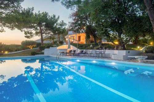 Villa Oasis Lagonisi With Garden And Large Pool