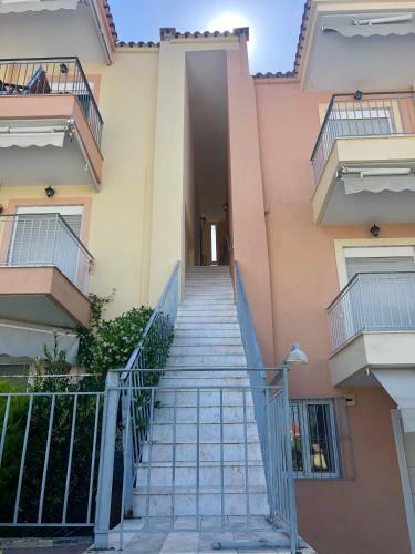 Apartamento Gerakini 2br Apt With Shared Pool