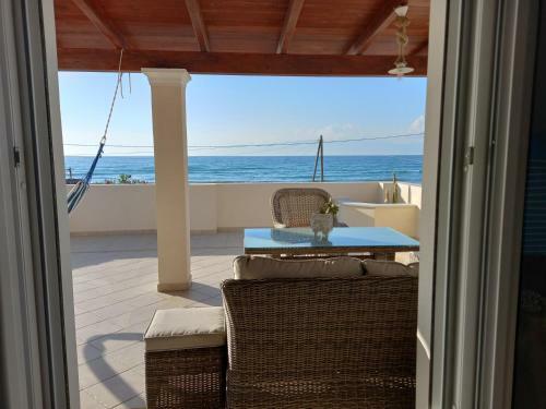 Acharavi, Villa Next To The Beach