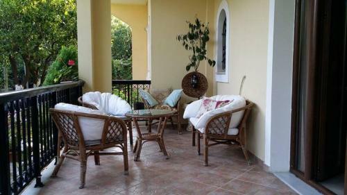 Tholeto Apartments