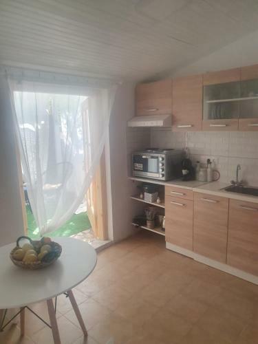 Evie's Beach Studio