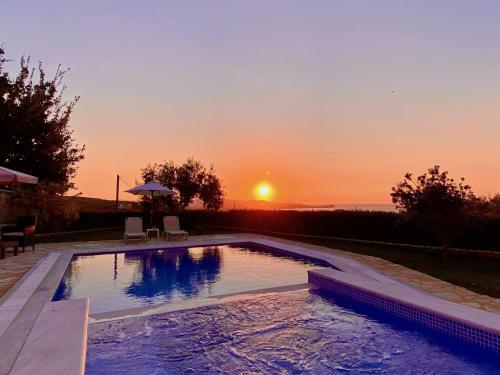 Luxury Villa Piedra With Private Heated Pool & Jacuzzi