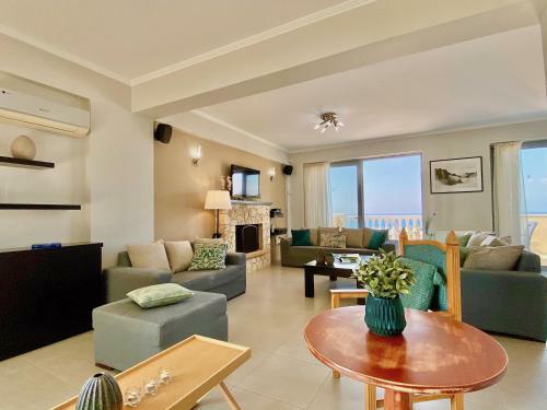 Luxury Villa Piedra With Private Heated Pool & Jacuzzi