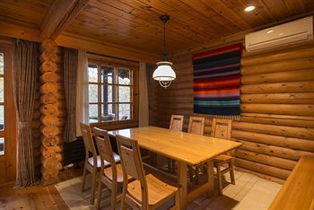 Lodge Hotel Nidom