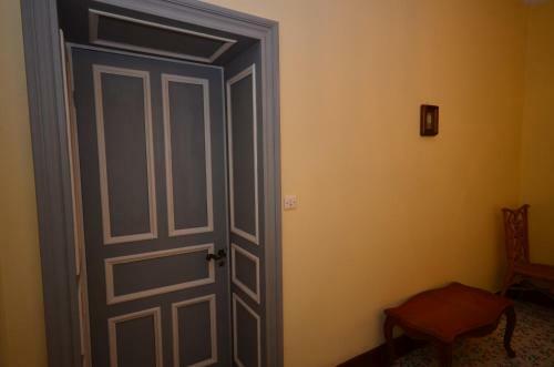 Ampelaki Blue