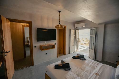 Villa Sapphire Black