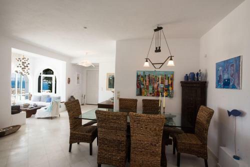 Villa Waves