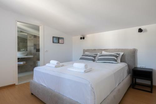 Villa Iris In Pefkos, Pine Villas