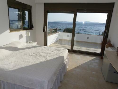 Pefkos Beachfront Villa