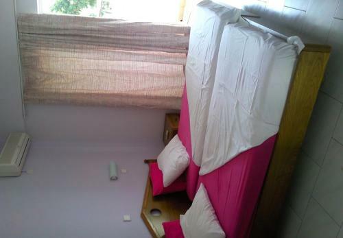 Hostal Room In Studio - Rustic And Spacious Studio By The Beach