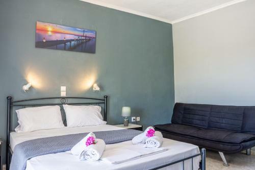 Brunswick Apartments - Pool & Beach