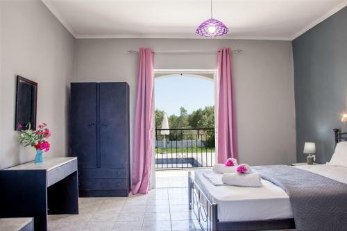 Brunswick Apartments - Pool & Beach