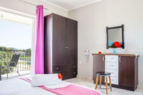 Brunswick Apartments - Pool & Beach