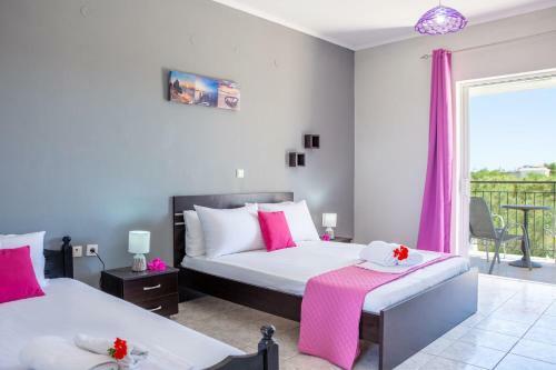 Brunswick Apartments - Pool & Beach