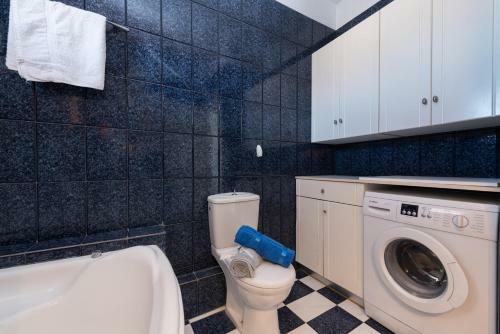 Koutsis Apartment