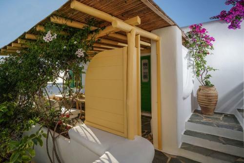 Serenity - Traditional House With Stunning Sea View