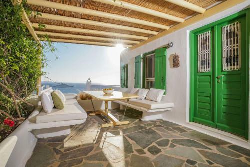 Serenity - Traditional House With Stunning Sea View