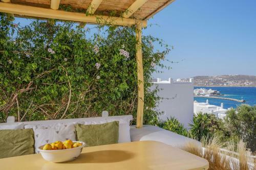 Serenity - Traditional House With Stunning Sea View